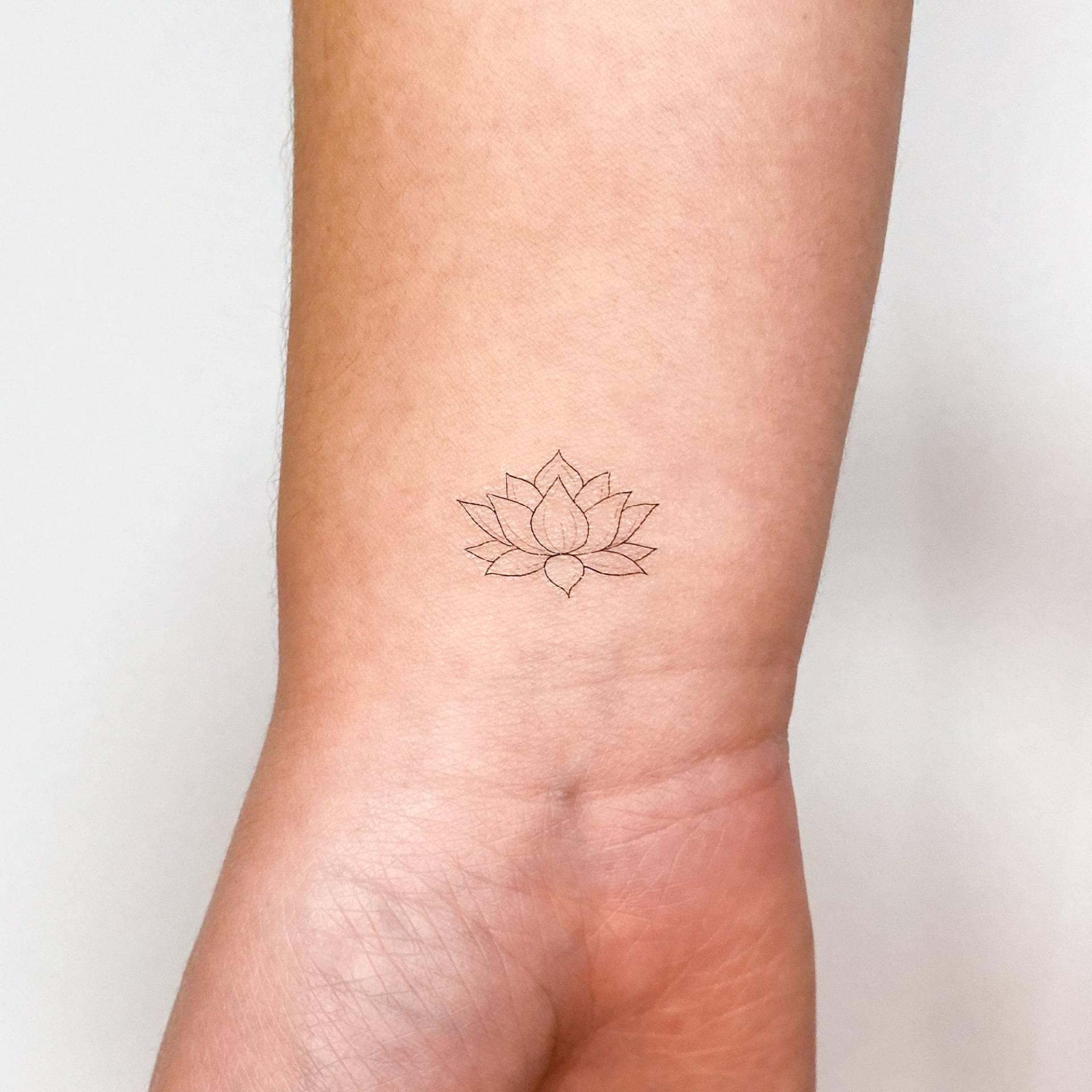 Fine Line Heiliger Lotus Temporäres Tattoo | 3Er Set von smalltattoos