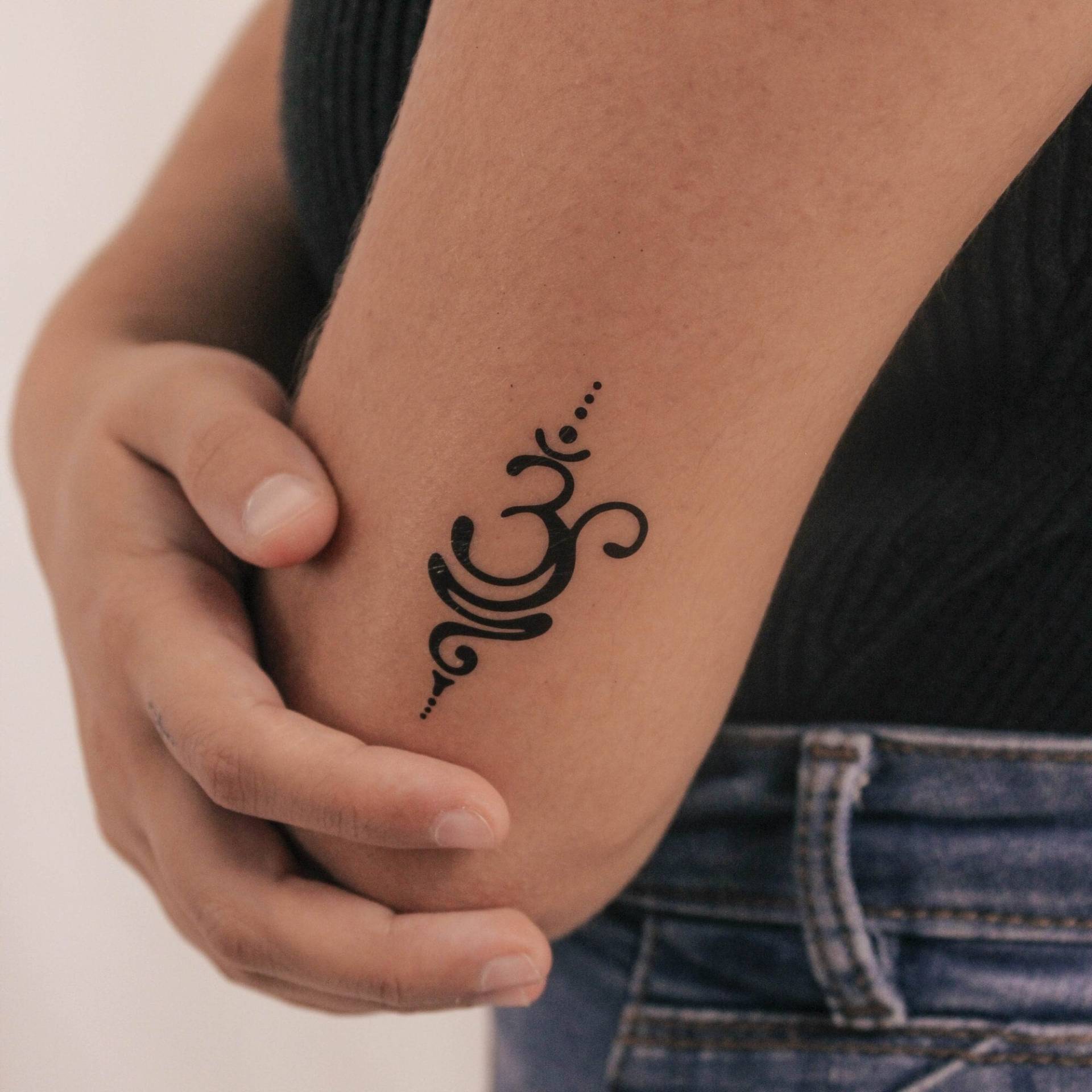 Sanskrit Om Symbol Für Atmen Temporäres Tattoo | 3Er Set von smalltattoos