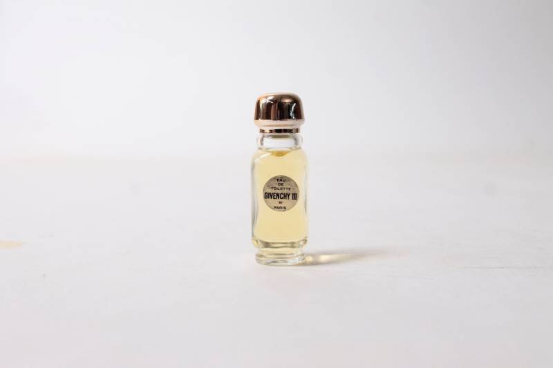 Vintage Miniatur Eau De Toilette Givenchy Iii Im Originalkarton von strandholzshop