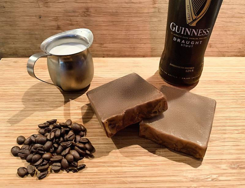 Guinness Stout Scrubby Bar, Ganz Natürliche Hautpflege, Handgefertigte Handwerker Seife, Spa Geschenk Für Ihn, Herbstgeschenke Sie, Bierseife von supernovasoapco