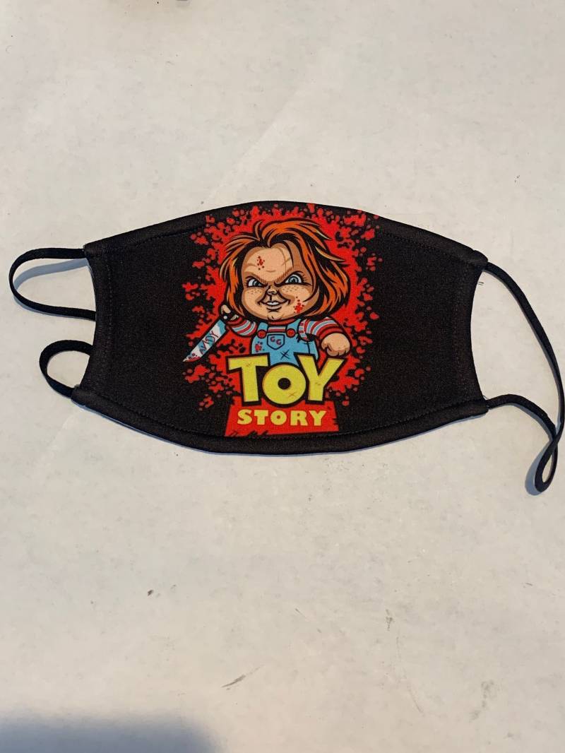 Chucky Es Toy Story Halloween Gesichtsmaske Mit Filter von theGraphikShop