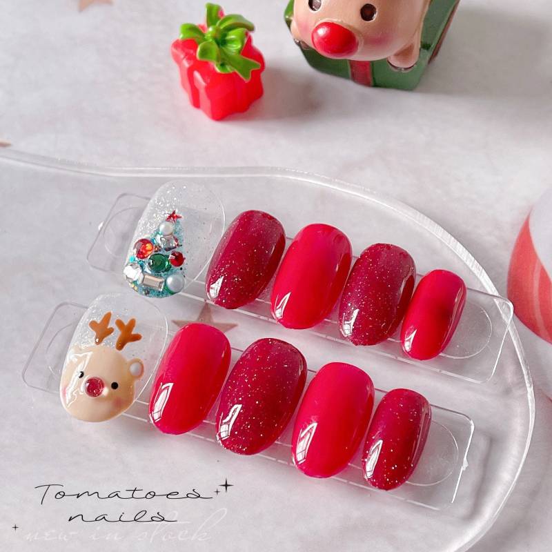 Süße Rentiernägel, Weihnachtsnägel, Hirschnägel, Weihnachtsbaumpressen, Glitzer-Weihnachtsnägel, Rote Glitzernägel von tomatoesnails