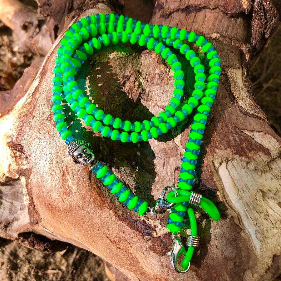 Brillenkette "Buddha - Neon Green" von trudiloves