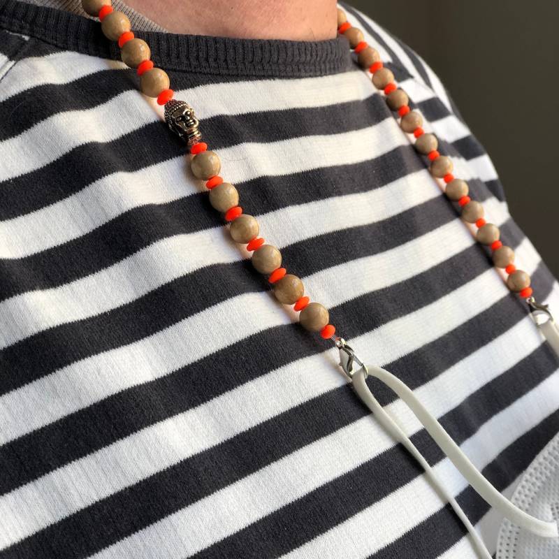 Brillenkette "Buddha - Wood Neon Orange" von trudiloves