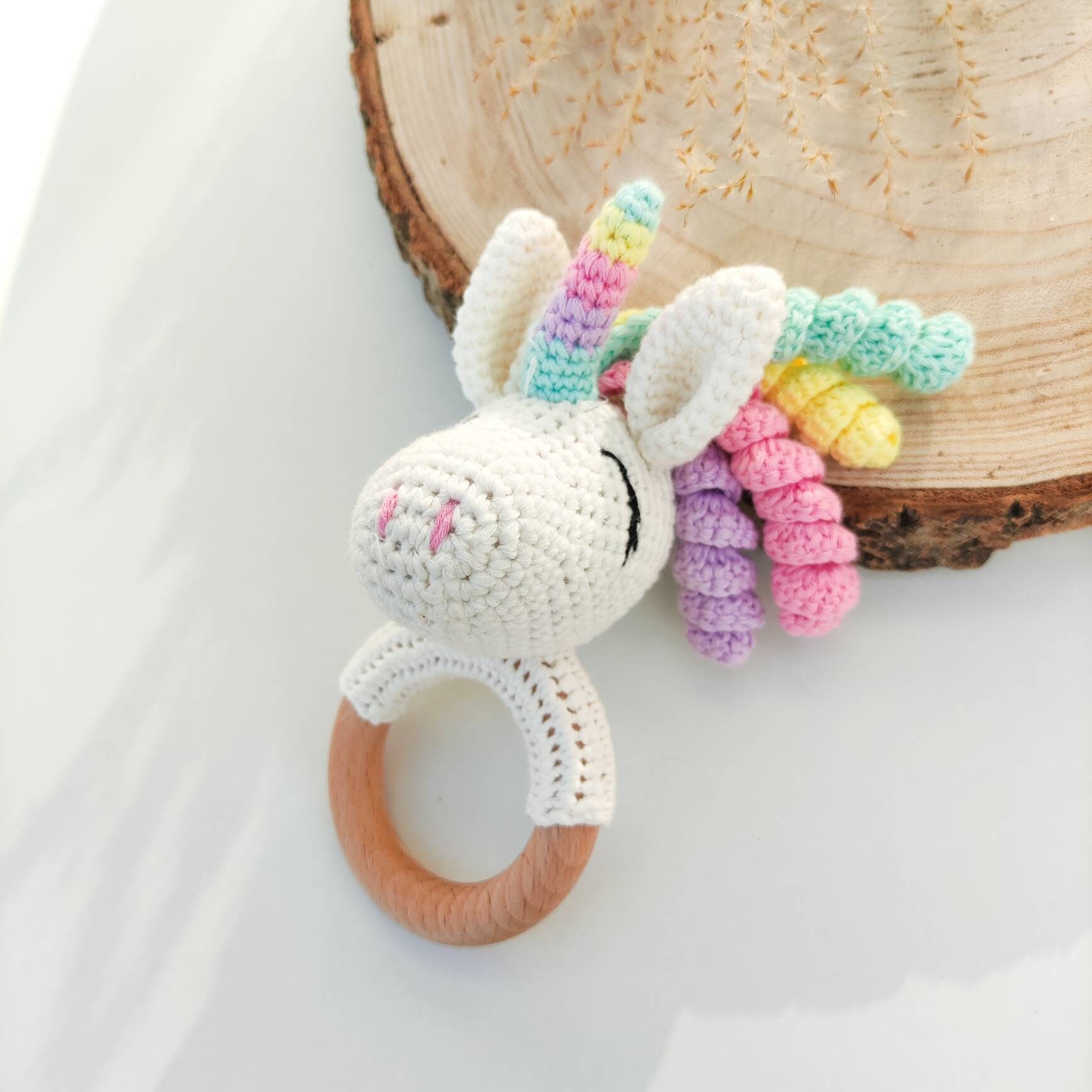 Set Häkel Reh Rehkids Rassel Einhorn Unicorn Holz Natur Baby Mädchen Rosa Amigurumi Häkeltier Gravur Creme Geburt von tweetybabyshop24