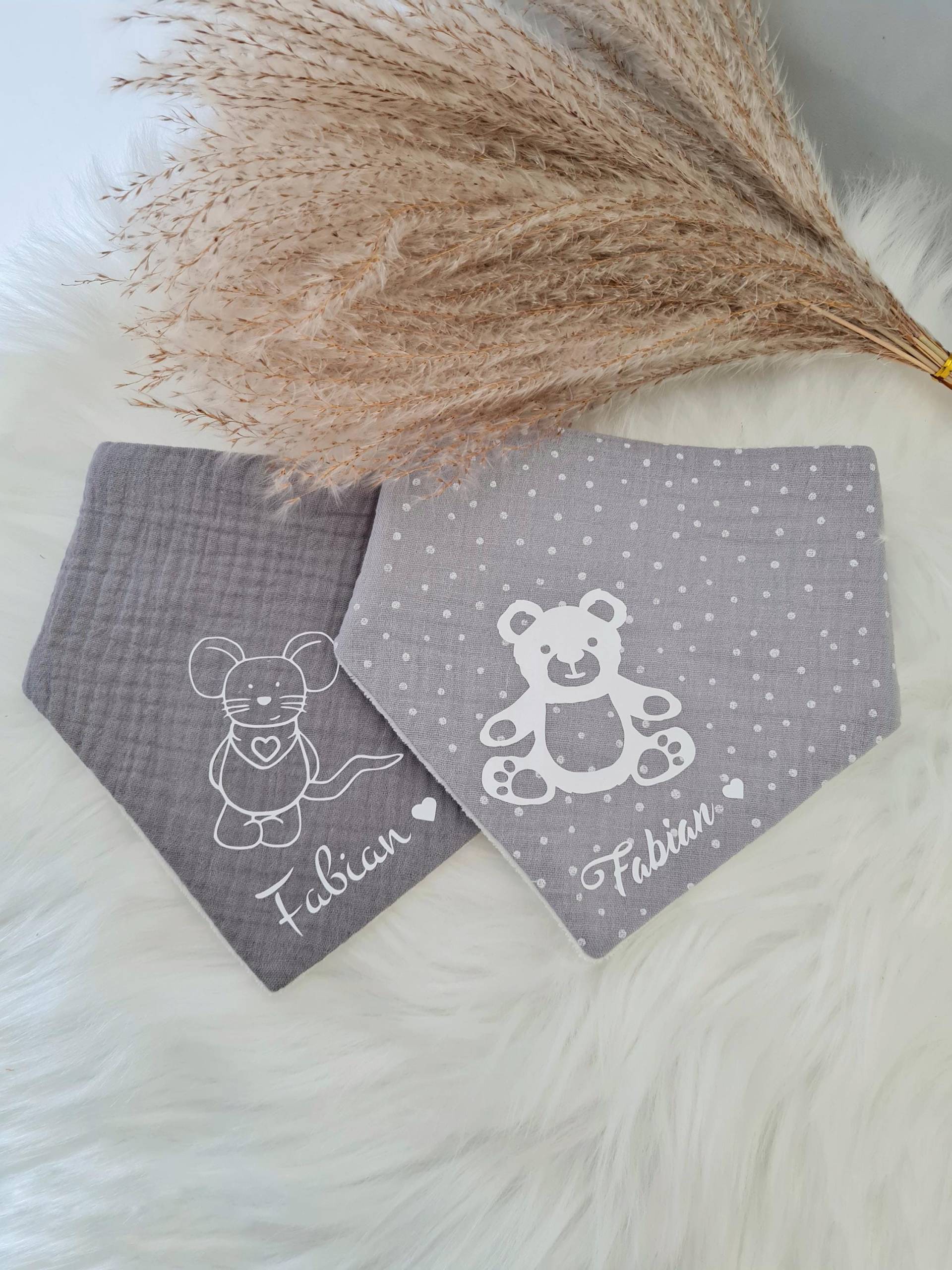 Babygeschenk Baby Halstuch Personalisiert/Geschenk Zur Geburt Mit Name Dreieckstuch Sabbertuch Taufgeschenk Taufe von wirbelwindmode