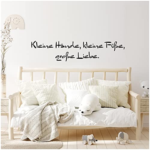 Wandtattoo Schrift Sprüche Zitate für Kinderzimmer Babyzimmer Aufkleber Folie Schwarz Matt Deko Selbstklebend YX036-06 (Kleine Hände, kleine Füße) von yabaduu