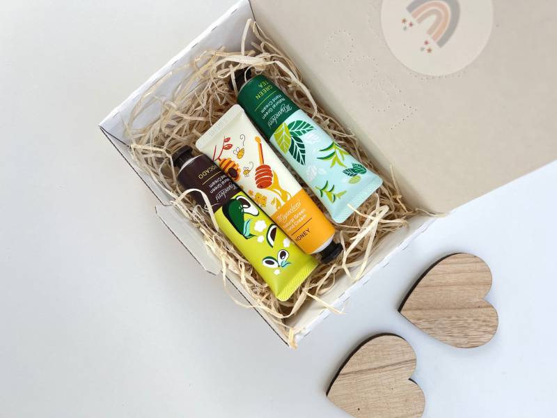 Geschenk Box Für Sie | Muttertag Handcreme Set Geburtstag Frau Freundin Ehefrau Mama Oma von zauberVilla